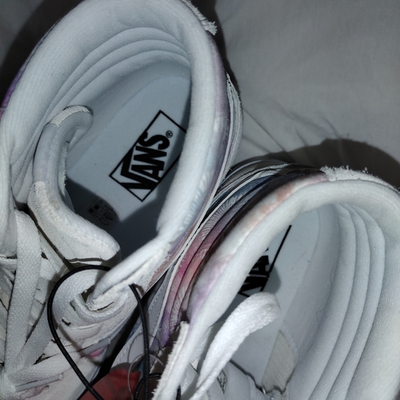 BNWT VANS HIGH TOPS - Picture 3 of 6